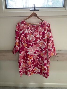 Boden Pink and Coral Floral V-Neck Tunic